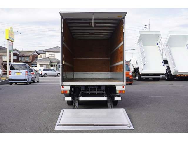 Isuzu ELF TRUCK 2014-04 189085-18