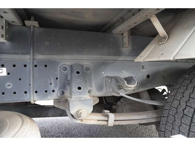 Isuzu ELF TRUCK 2014-04 189085-11