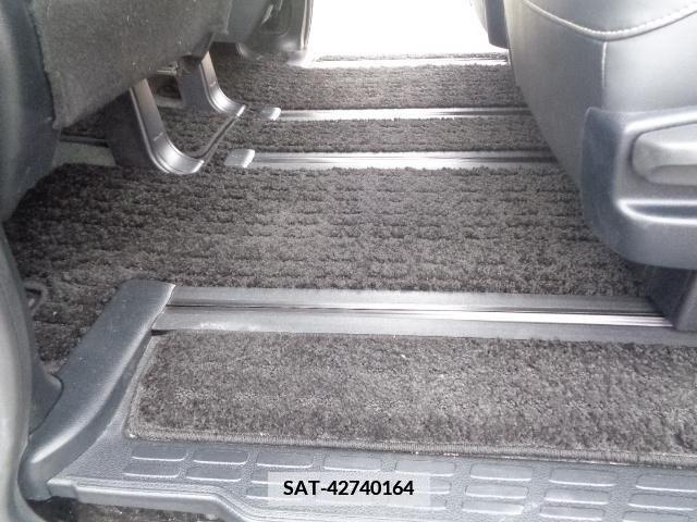 Toyota VOXY 2020-12 352363-20