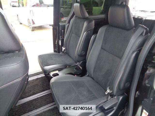 Toyota VOXY 2020-12 352363-19
