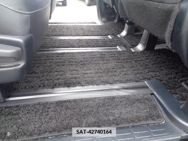 Toyota VOXY 2020-12 352363-18