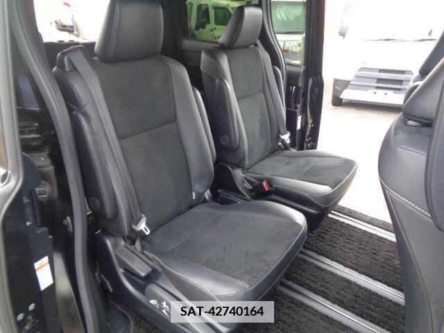 Toyota VOXY 2020-12 352363-17