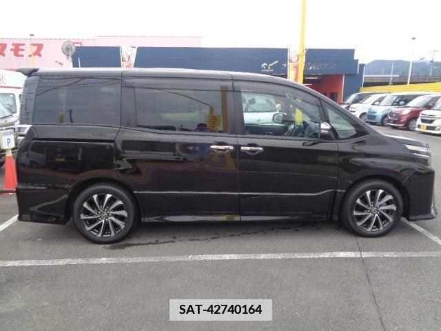 Toyota VOXY 2020-12 352363-3