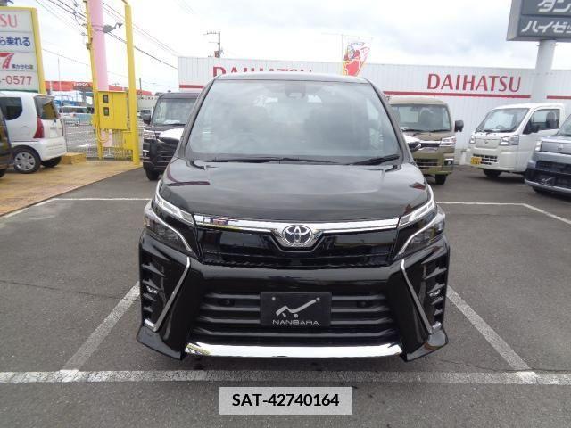 Toyota VOXY 2020-12 352363-1