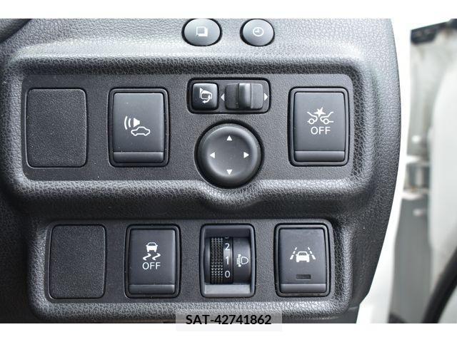 Nissan NOTE 2019-05 305432-9