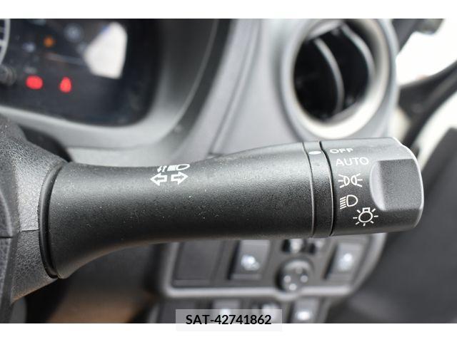 Nissan NOTE 2019-05 305432-13