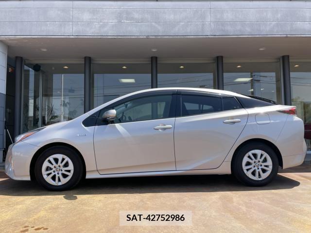 Toyota PRIUS 2016-03 253283-3