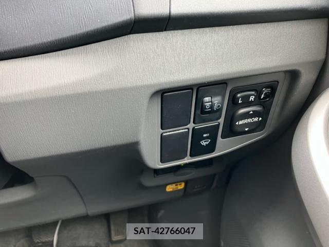 Toyota PRIUS 2010-02 393468-24
