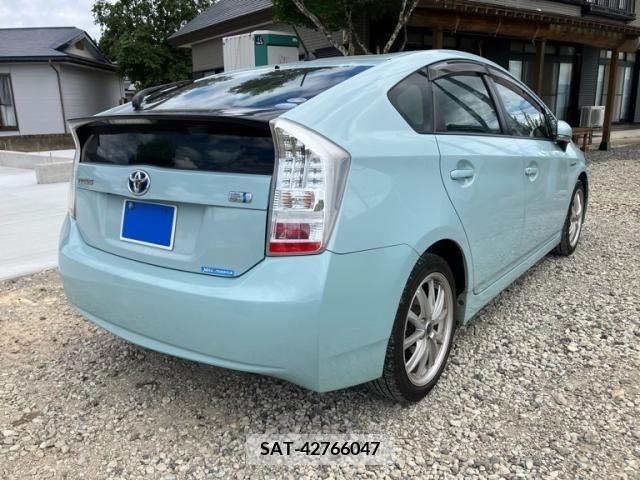 Toyota PRIUS 2010-02 393468-3