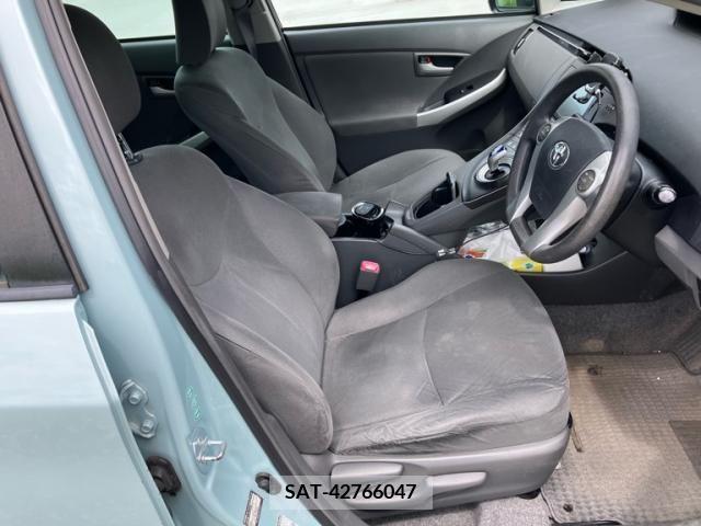 Toyota PRIUS 2010-02 393468-15