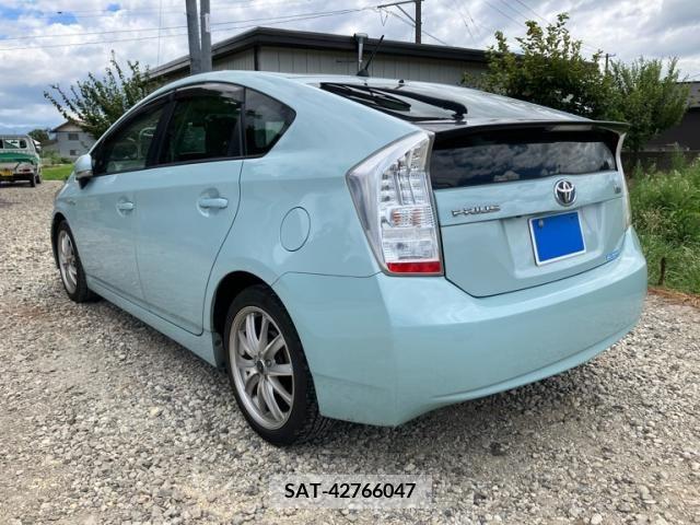 Toyota PRIUS 2010-02 393468-5