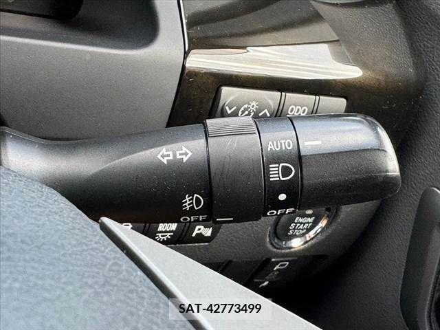 Toyota VELLFIRE 2014-08 369706-23