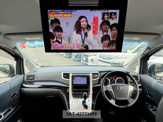 Toyota VELLFIRE 2014-08 369706-1
