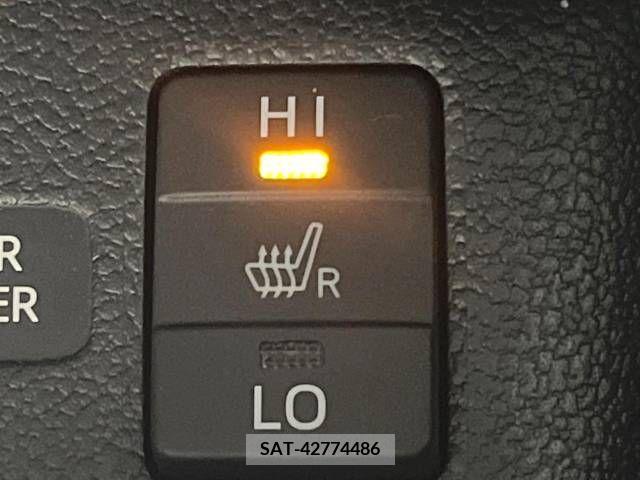 Toyota PRIUS 2016-07 282209-5