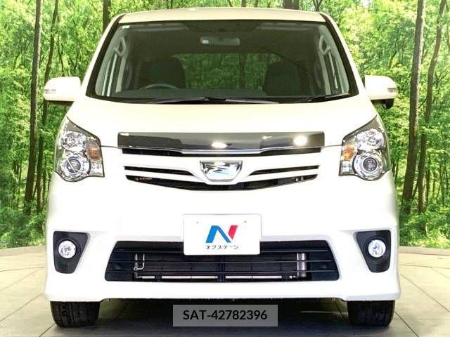 Toyota NOAH 2013-02 229006-14