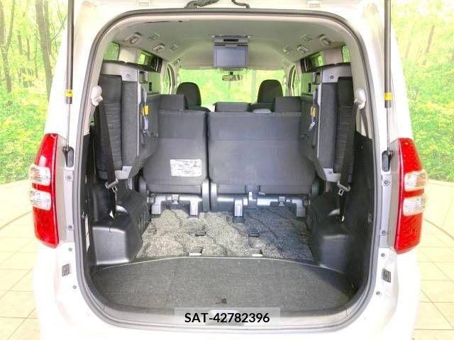 Toyota NOAH 2013-02 229006-10