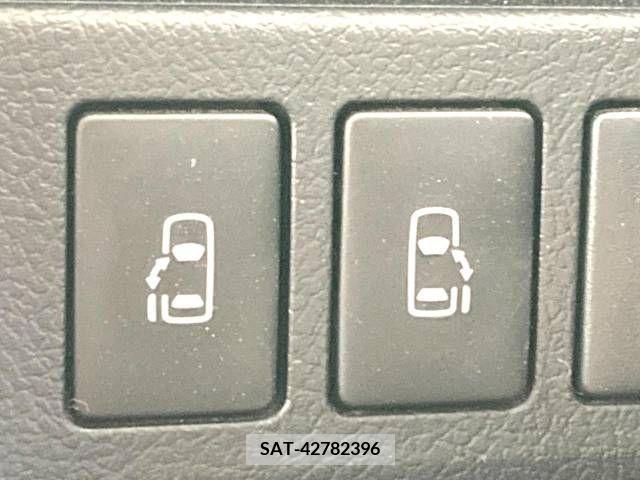 Toyota NOAH 2013-02 229006-5