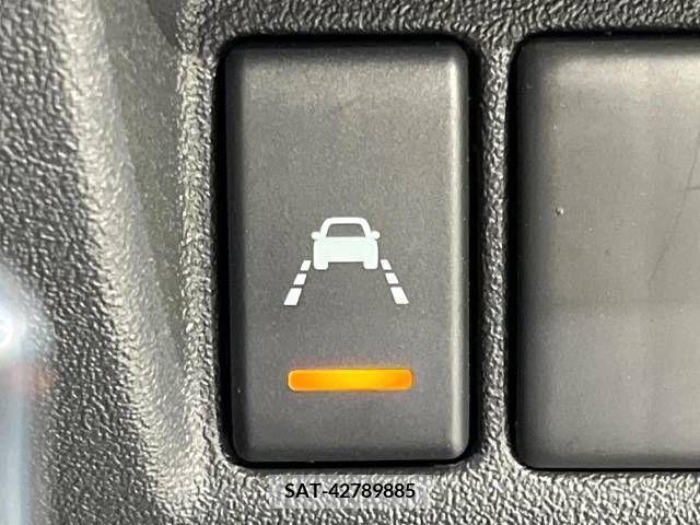 Nissan MARCH 2022-03 381513-4