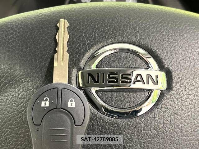 Nissan MARCH 2022-03 381513-6