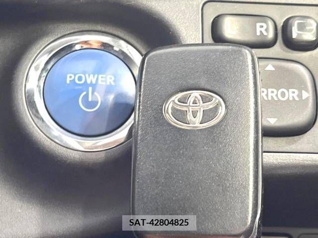 Toyota AQUA 2012-08 314111-7