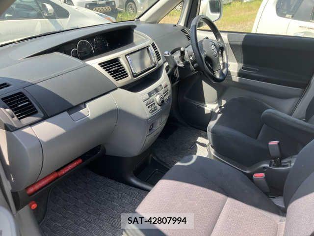 Toyota NOAH 2005-03 279533-4