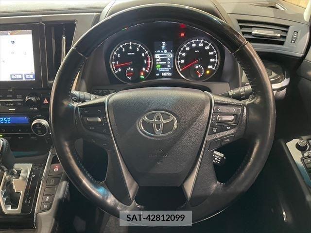 Toyota VELLFIRE 2017-03 223031-26