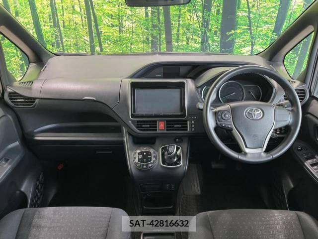 Toyota VOXY HYBRID 2014-05 395054-1