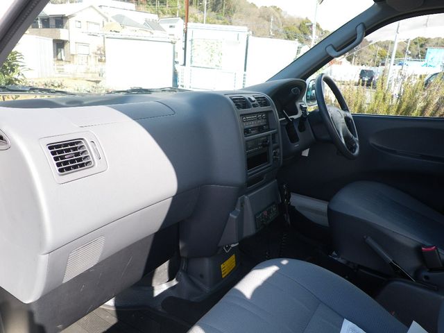 Toyota GRANVIA 2002-12 1768-3