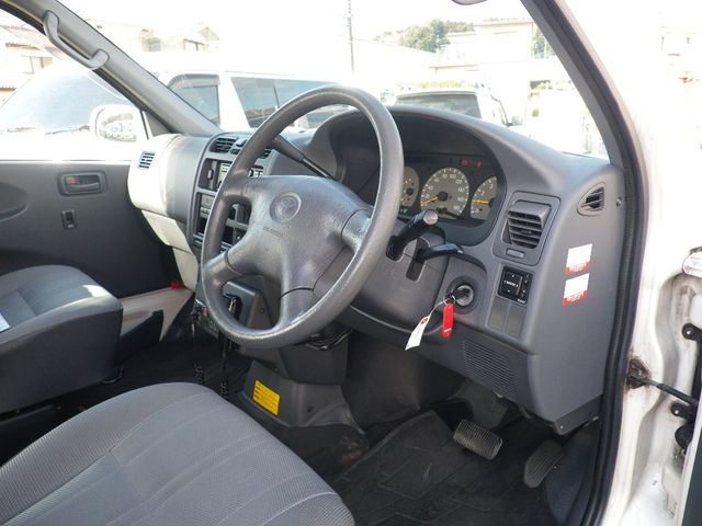 Toyota GRANVIA 2002-12 1768-2