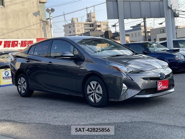 Toyota PRIUS 2016-05 220701-2