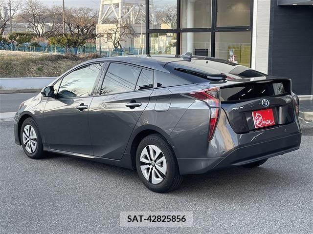 Toyota PRIUS 2016-05 220701-4
