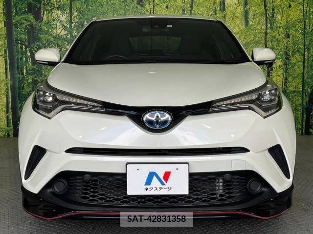 Toyota C-HR 2017-12 384727-14