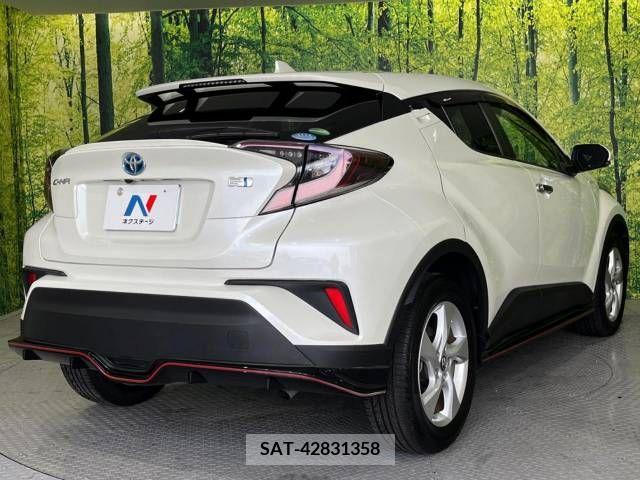 Toyota C-HR 2017-12 384727-17
