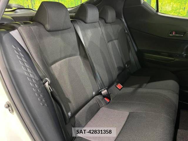 Toyota C-HR 2017-12 384727-9