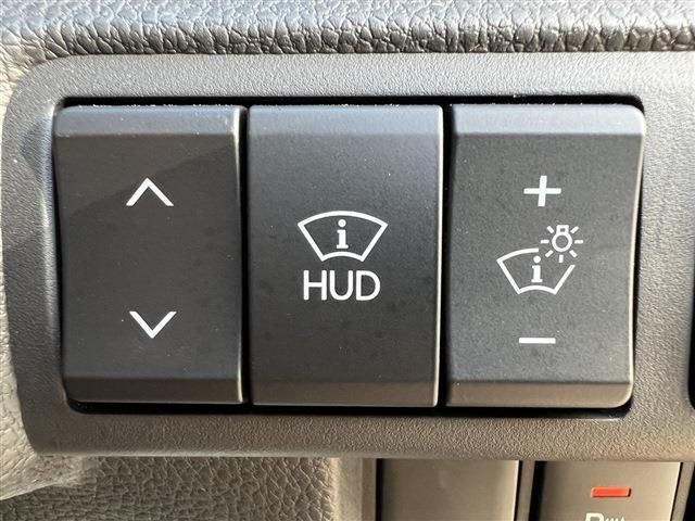 Mitsubishi ECLIPSE CROSS 2018-06 15242-14