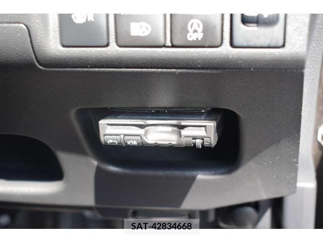 Daihatsu MOVE CUSTOM 2017-08 233043-11