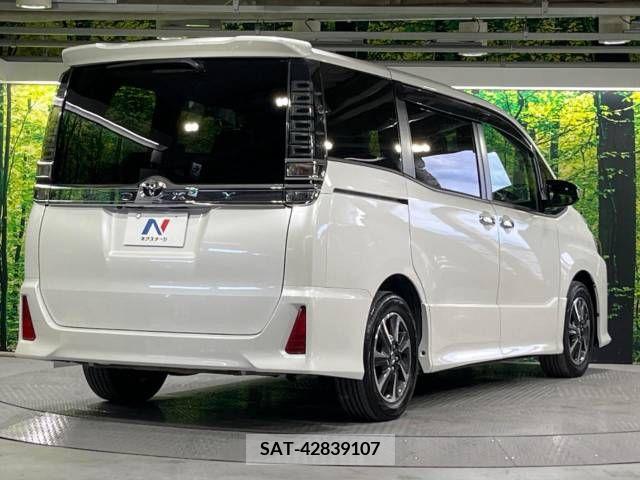 Toyota VOXY 2018-09 394984-18