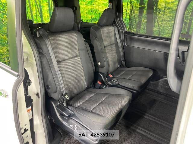 Toyota VOXY 2018-09 394984-10