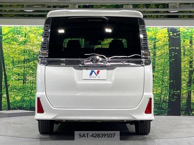 Toyota VOXY 2018-09 394984-16