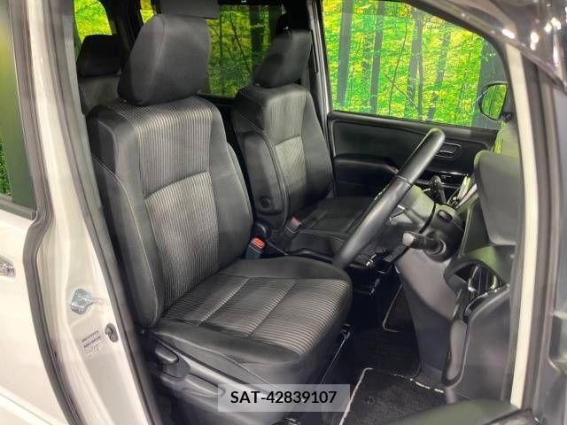Toyota VOXY 2018-09 394984-9