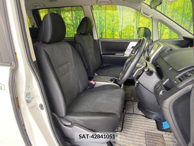 Toyota NOAH 2011-09 385494-8