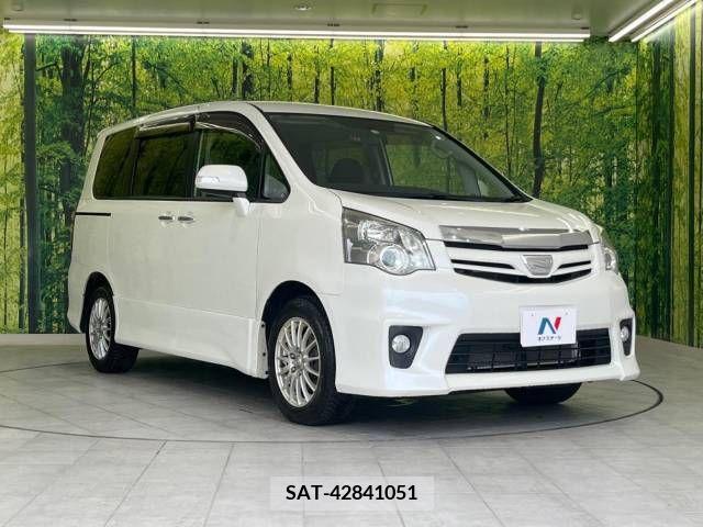 Toyota NOAH 2011-09 385494-17