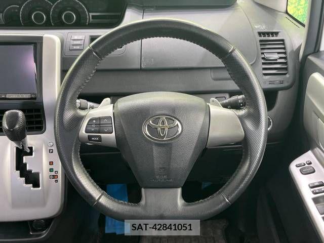 Toyota NOAH 2011-09 385494-12