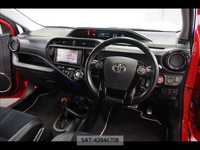 Toyota AQUA 2015-12 352560-1
