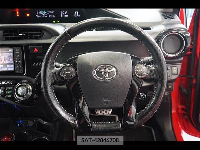 Toyota AQUA 2015-12 352560-9