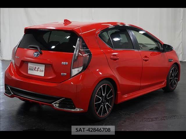 Toyota AQUA 2015-12 352560-8