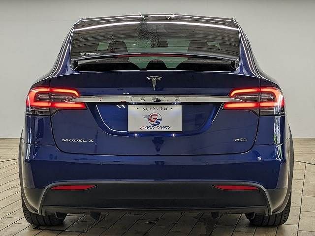 Tesla MODEL X 2017-11 17277-12