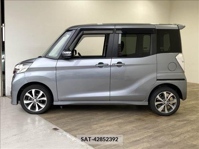Nissan DAYZ ROOX 2015-08 266982-3