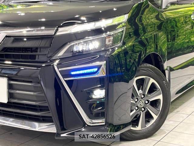 Toyota VOXY 2018-11 332051-13