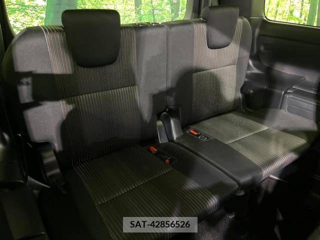 Toyota VOXY 2018-11 332051-10